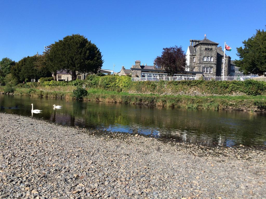 The Eagles Hotel Llanrwst Exterior foto